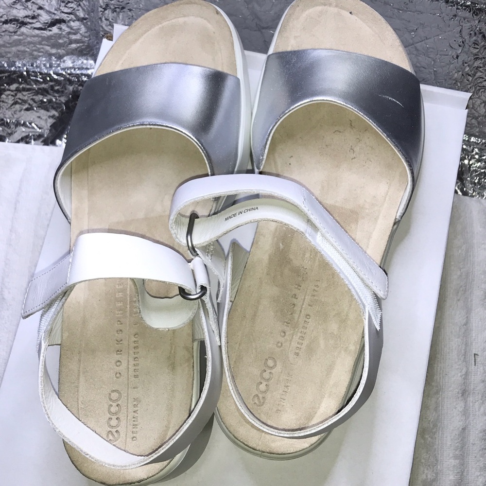 ECCO Women's Silver and White Open-Toe Comfort Sandals